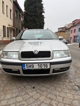 Škoda Octavia 1 combi - stříbrná