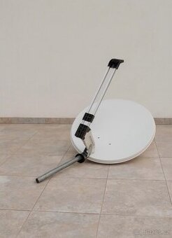 Satelitní parabola Quad LNB