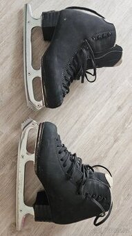 Chlapecké krasobruslařské brusle