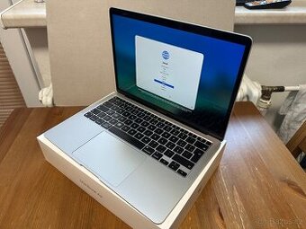 MacBook Air M1 (2020) – 8GB RAM 256GB SSD + obal Tomtoc