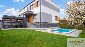 Prodej ideální poloviny RD rozděleného na dvě bytové jednotk