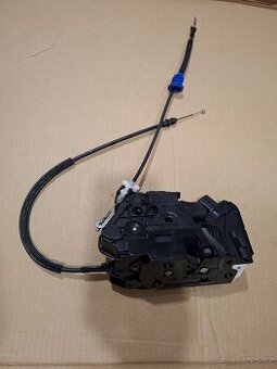 Pravý přední zamek Wv Škoda