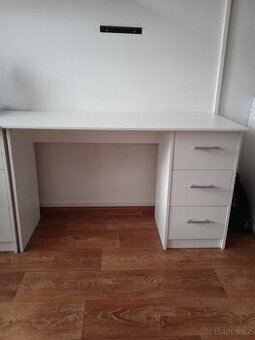 Dětský psací stůl