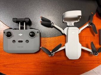 DJI Mini 2 SE Fly More Combo