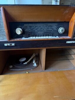 Rádio retro Tesla