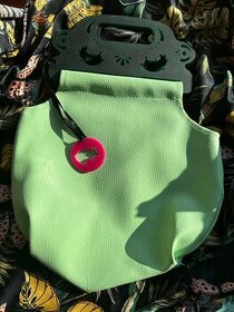 Zelená designová kabelka