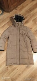 Kabát Cropp s kapucí béžové barvy velikost M.