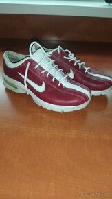Spiky Nike, vel. 38