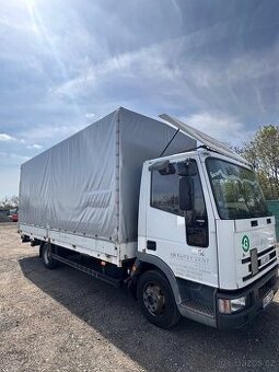 Iveco EUROCARGO ML 75E15 PLACHTA  S HYDRAULICKÝM ČELEM E3