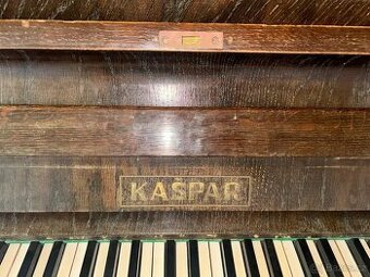 Prodám starší akustické piano – krásný zvuk, plně funkční