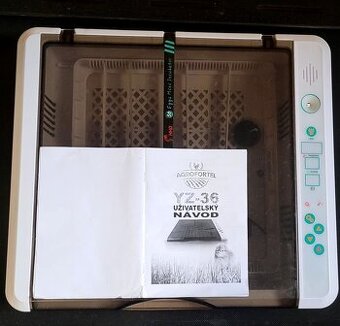 plně automatická líheň a inkubátor