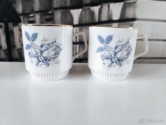 Retro hrnky "C" - modrá růže, Czechoslovakia