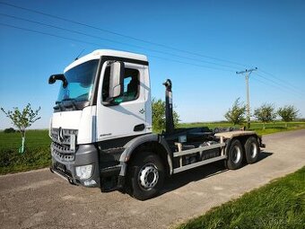 Mercedes Arocs 2645 kontejner