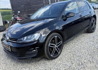 Volkswagen Golf TDI DSG F1 81kW XENONY R19 nafta manuál