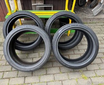 Letní pneu 2x 225/40/18 Pirelli a 2x 235/40/18 Dunlop