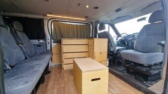 FORD TRANSIT TOURNEO - Spolehlivý společník na cesty s vesta