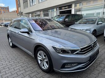 VW Passat B8 2.0 TDI 110kW DSG Kamera 360° Webasto 92tkm ACC