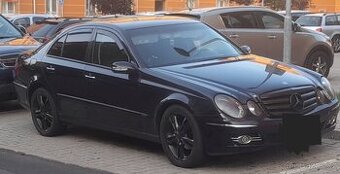 Mercedes W211