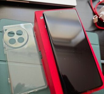 OnePlus 12, zánovní stav.