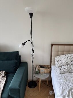 Stojící lampa