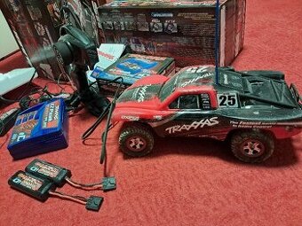 Traxxas Slash 2 auta