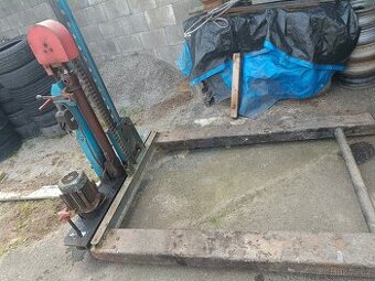 Prodám mobilní nůžkový zvedák