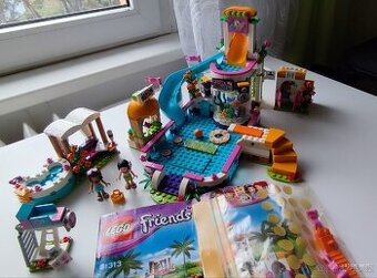 LEGO® Friends 41313 Letní bazén v městečku Heartlake