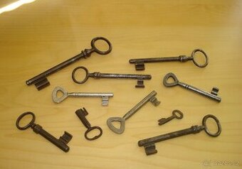 Staré klíče, 10 kusů.