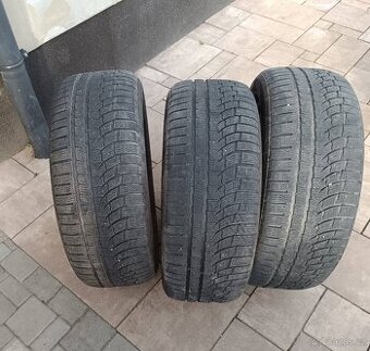 Prodám 3 ks zimní pneu Nokian 235/50 r18 101v wr a4
