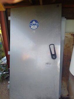 Prodám nerezové dveře do chladícího boxu