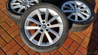 ALU kola ŠKODA Octavia 3 5x112 R17 zánovní pneu 4x8mm