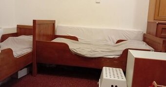 Dřev.postel,masiv,2x,vč.dřev.rošt+matrace+chranič.matr=1.995