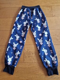 Softshellové kalhoty se zajíčky – šité na míru