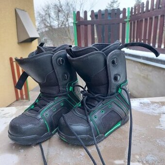 boty na snowboard vel. 35