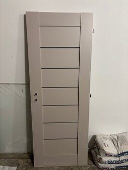 Dveře 70 pravé, Kašmír