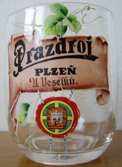 Pivní sklo, půllitr, třetinka, cedule, pivovar, tácky.