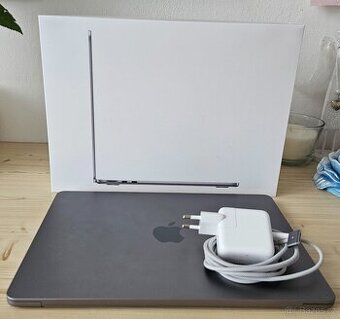 MacBook Air M2, 8GB, 512GB Space Gray