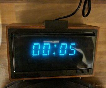 Retro elektronkové hodiny-budík Elektronika 4⭐