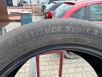255/45r20