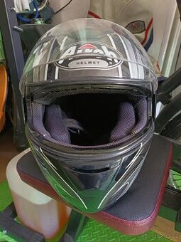 Helma na motorku chopper Airoh cerna kolo