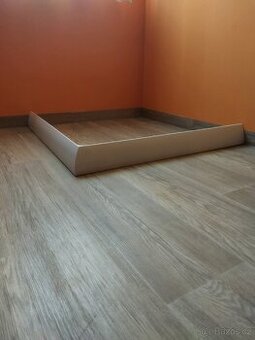 Panel ke sprchovým vaničkám