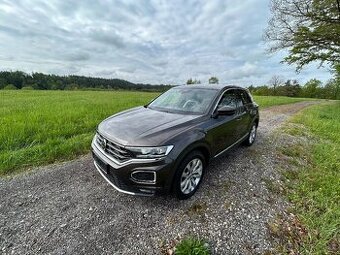 Prodám VW T-Roc 1,5 tsi 110 kW SPORTLAIN