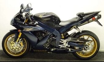 Hledam Yamaha YZF R1 RN19