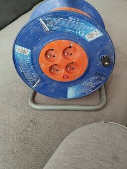 Prodám 25 m prodlužku .