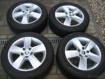 Alu kola original ŠKODA Octavia 3 16" pneu 90%