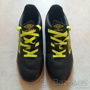 Sálovky Umbro 30