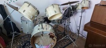 Souprava bicích Amati