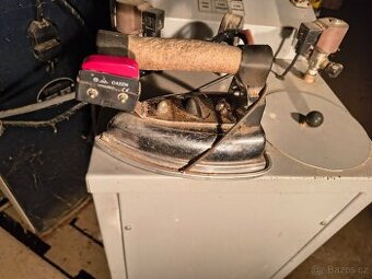Průmyslová parní žehlička k vyviječi páry 800 w