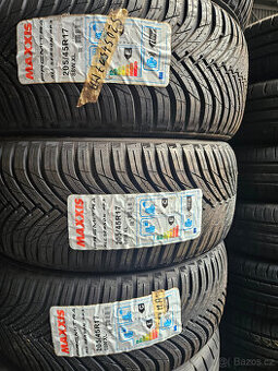 205/45R17 88W XL Maxxis