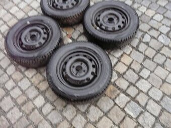 ZIMNÍ PNEU + DISKY 185/65R14 FORD 14"